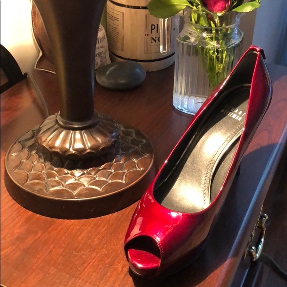 Stunning Wine Stuart Weitzman Heels - 2 inch - 9M - Picture 6 of 8